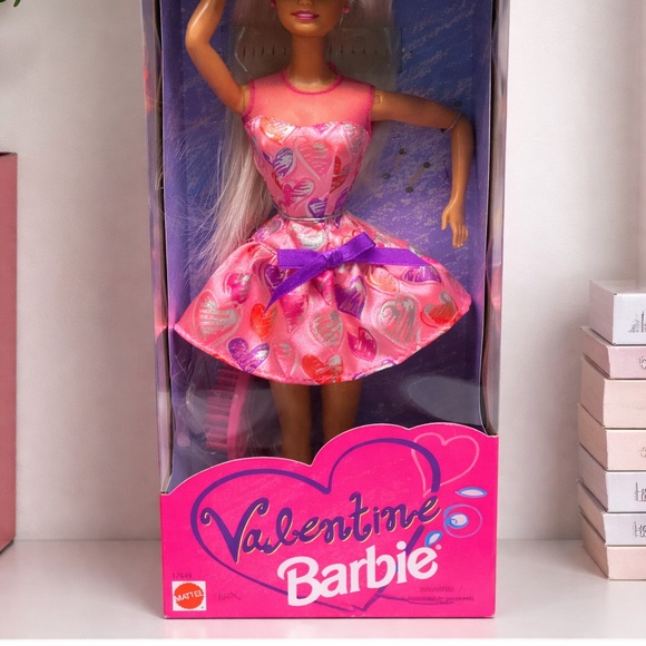 1997 Valentine Barbie Doll Special Edition Mattel 17649 Valentine Barbie Doll – Special Edition (1997, Mattel)
